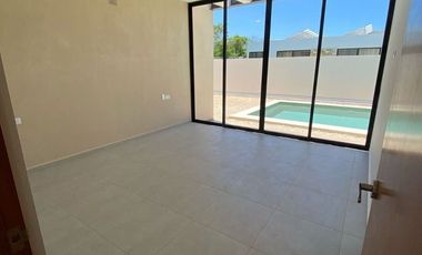 CASA VENTA MERIDA UNA PLANTA CON ALBERCA EN PRIVADA CON AMENIDADES ZONA COUNTRY