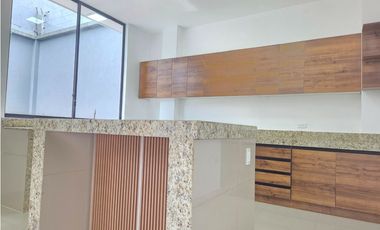 VENTA CASA NUEVA CON PISCINA EN PLAZA ASTURIAS SANTO DOMINGO