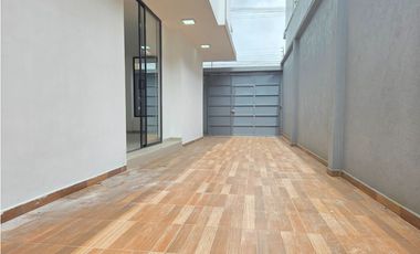 VENTA CASA NUEVA CON PISCINA EN PLAZA ASTURIAS SANTO DOMINGO