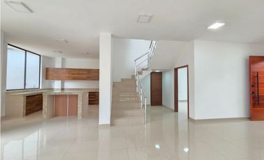 VENTA CASA NUEVA CON PISCINA EN PLAZA ASTURIAS SANTO DOMINGO