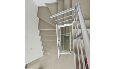 VENTA CASA NUEVA CON PISCINA EN PLAZA ASTURIAS SANTO DOMINGO