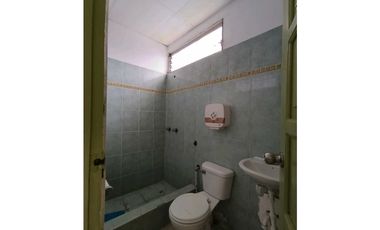 Casa en Alquiler - Kennedy Vieja | Uso de Suelo Comercial