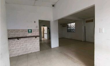Casa en Alquiler - Kennedy Vieja | Uso de Suelo Comercial