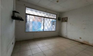 Casa en Alquiler - Kennedy Vieja | Uso de Suelo Comercial