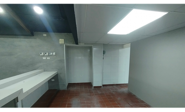 La Alborada, Local Comercial en Renta, 240m2 Corredor Comercial