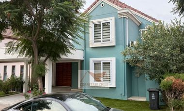 VENTA CASA CON PISCINA CIUDAD DE LOS VALLES CONDOMINIO 4H Y3B 2E