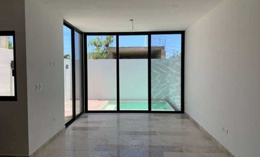 En Venta, Townhouse de 2 Recámaras, alberca a 80 metros de la playa en Chicxulub