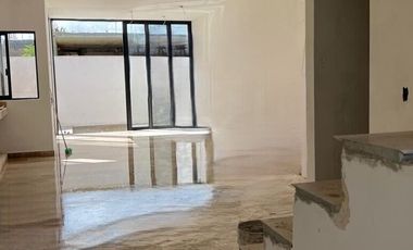 En Venta, Townhouse de 2 Recámaras, alberca a 80 metros de la playa en Chicxulub