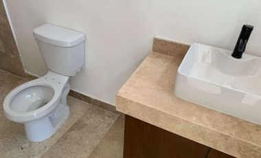 En Venta, Townhouse de 2 Recámaras, alberca a 80 metros de la playa en Chicxulub