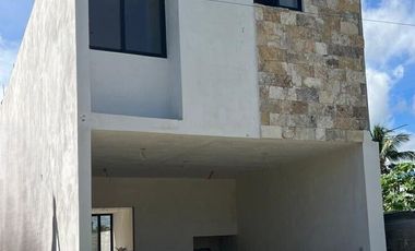 En Venta, Townhouse de 2 Recámaras, alberca a 80 metros de la playa en Chicxulub