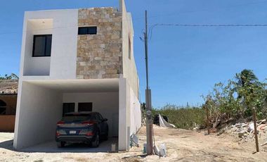 En Venta, Townhouse de 2 Recámaras, alberca a 80 metros de la playa en Chicxulub