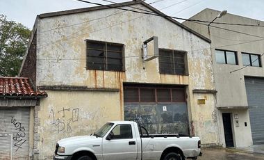 Deposito con salida a los calles - 1034 m2