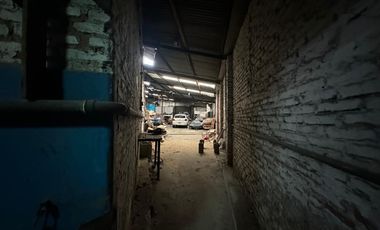 Deposito con salida a los calles - 1034 m2