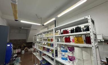 Deposito con salida a los calles - 1034 m2