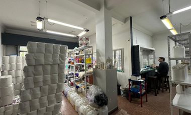 Deposito con salida a los calles - 1034 m2