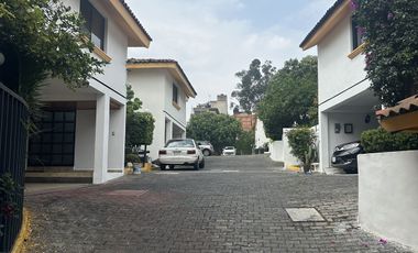 Casa en venta en condominio en Lomas Estrella, CDMX.