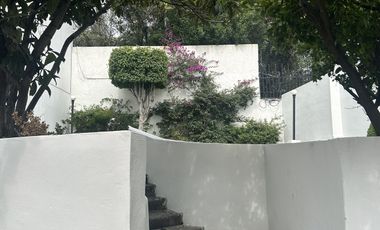 Casa en venta en condominio en Lomas Estrella, CDMX.