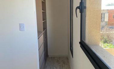 Dúplex en alquiler - Canning, A. de Toledo al 4600