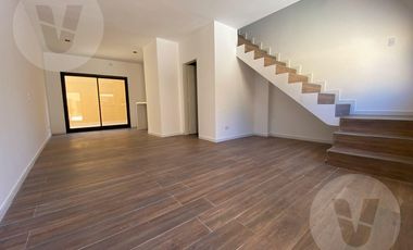 Dúplex en alquiler - Canning, A. de Toledo al 4600