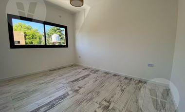 Dúplex en alquiler - Canning, A. de Toledo al 4600