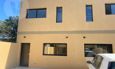 Dúplex en alquiler - Canning, A. de Toledo al 4600