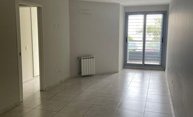 Alquiler Dpto 2 dormitorios con balcón - Av Patria 10000