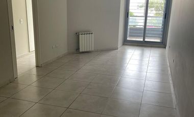 Alquiler Dpto 2 dormitorios con balcón - Av Patria 10000