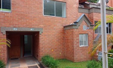 Venta de casa en el Poblado cerca la Frontera