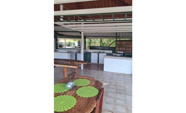 CASA DE PLAYA A LA VENTA EN COSTA ESMERALDA
