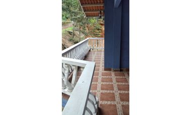 CERRO AZUL / 2 NIVELES / 4 HABITACION / 1600M / CAPESTRE