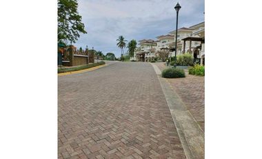 Venta de casa Area el canal Tucan Country Club Cocoli.