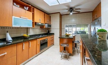 VENTA CASA CON PISCINA ESPECTACULAR LA LOMA HATO PINTADO NRR