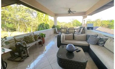 ALQUILER DE CASA EN DAVID AMOBLADA Y COMPLETAMENTE CERCADA