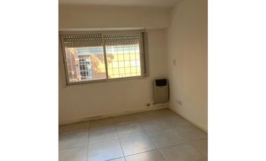 DEPARTAMENTO EN ALQUILER EN BENAVIDEZ -  PLANTA BAJA