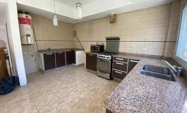 Casa en alquiler en Temperley Este