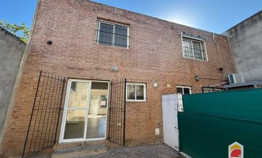 Villa Allende Centro, alquiler dúplex dos dormitorios, con cochera