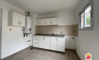 Villa Allende Centro, alquiler dúplex dos dormitorios, con cochera