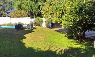Alquiler de Casa  c/ cochera y pisicina  en Villa Allende Golf