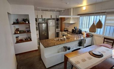 Alquiler de Casa  c/ cochera y pisicina  en Villa Allende Golf