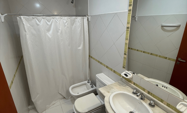 Departamento en alquiler c/ cochera. Av. Sarmiento 566