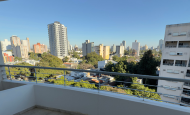 Departamento en alquiler c/ cochera. Av. Sarmiento 566