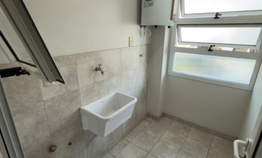 Departamento en alquiler c/ cochera. Av. Sarmiento 566