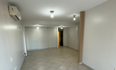 Departamento en alquiler c/ cochera. Av. Sarmiento 566