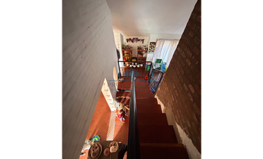 VENTA – CASA CON PILETA Y QUINCHO- EXCELENTE VISTA- ASCOCHINGA