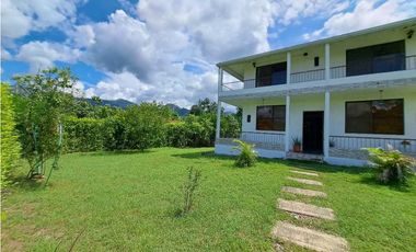 En Venta Casa Campestre Lote 647 m2 San Joaquin, Conjunto Cerrado