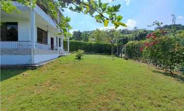 En Venta Casa Campestre Lote 647 m2 San Joaquin, Conjunto Cerrado