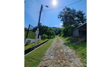 En Venta Casa Campestre Lote 647 m2 San Joaquin, Conjunto Cerrado