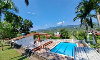 En Venta Casa Campestre Lote 647 m2 San Joaquin, Conjunto Cerrado