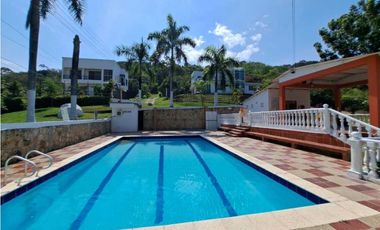 En Venta Casa Campestre Lote 647 m2 San Joaquin, Conjunto Cerrado