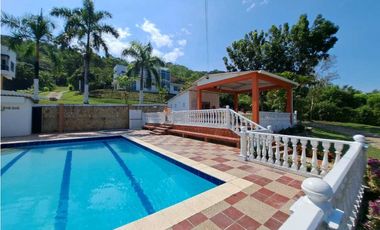 En Venta Casa Campestre Lote 647 m2 San Joaquin, Conjunto Cerrado